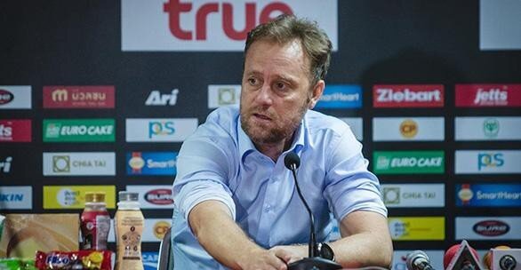 hlv thai lan tu tin noi ve muc tieu vo dich aff cup 2020 dspl