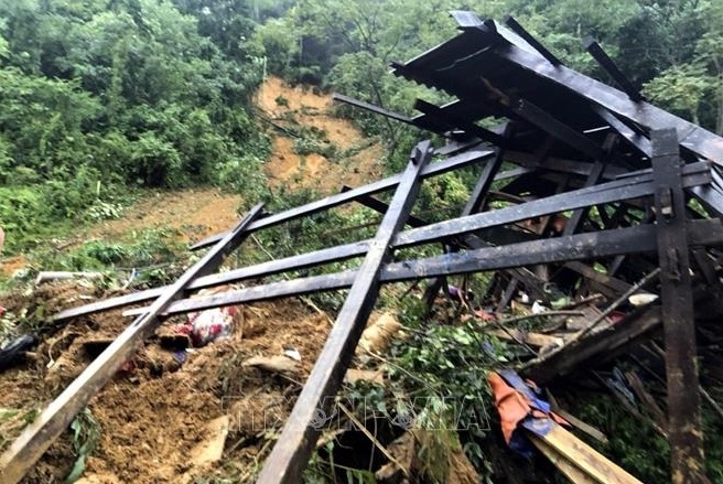 tuyen quang sat lo dat khien 3 em nho tu vong dspl tuyen quang sat lo dat khien 3 em nho tu vong dspl