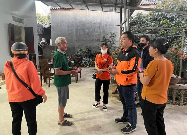 chu tich gia lam nhan vien va cai ket cuoi chay nuoc mat dspl chu tich gia lam nhan vien va cai ket cuoi chay nuoc mat dspl