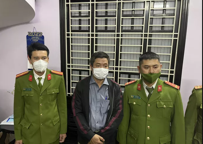 dinh chi sinh hoat dang doi voi giam doc cdc thua thien hue dspl