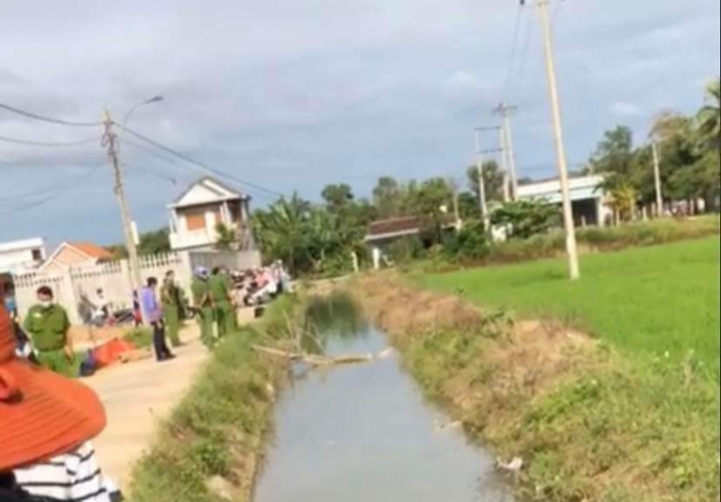 thi the co gai 28 tuoi duoi muong nuoc dspl thi the co gai 28 tuoi duoi muong nuoc dspl