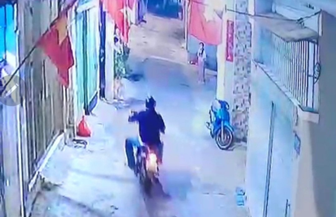 truy tim ke chay xe may cam dao nhon vo co chem nhieu nguoi o vung tau dspl