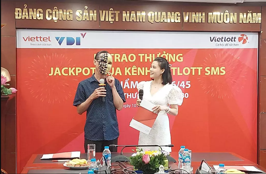 cho con di hoc ve nguoi dan ong mua vietlott vo tinh trung doc dac dspl cho con di hoc ve nguoi dan ong mua vietlott vo tinh trung doc dac dspl