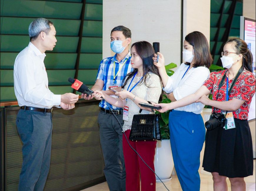 bao chi la diem tua cua cong dong doanh nghiep dspl 2