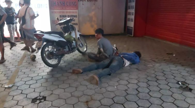 tp hcm tai xe xe khach bi dam guc tren quoc lo dspl