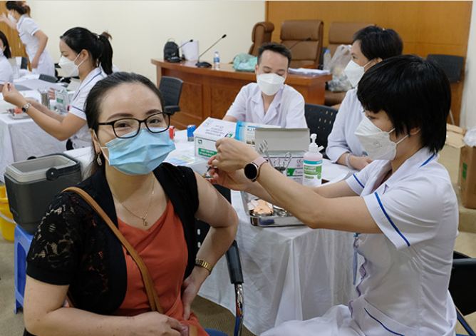 ngay 14 7 ca nuoc co 932 ca covid 19 dspl