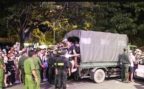 kien giang dot kich quan bar phat hien 105 dan choi duong tinh voi ma tuy dspl