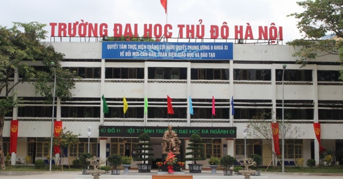 giang vien bi to quay roi nu sinh dai hoc bi ky luat khien trach dspl