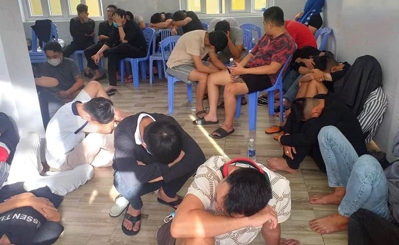 da nang hang chuc dan choi phe ma tuy trong quan karaoke dspl