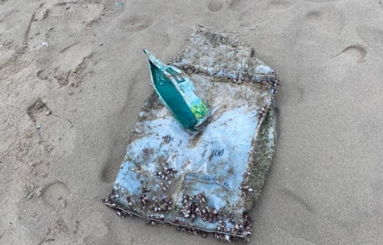 da nang phat hien 2 goi nilon nghi la ma tuy dat vao bo bien dspl