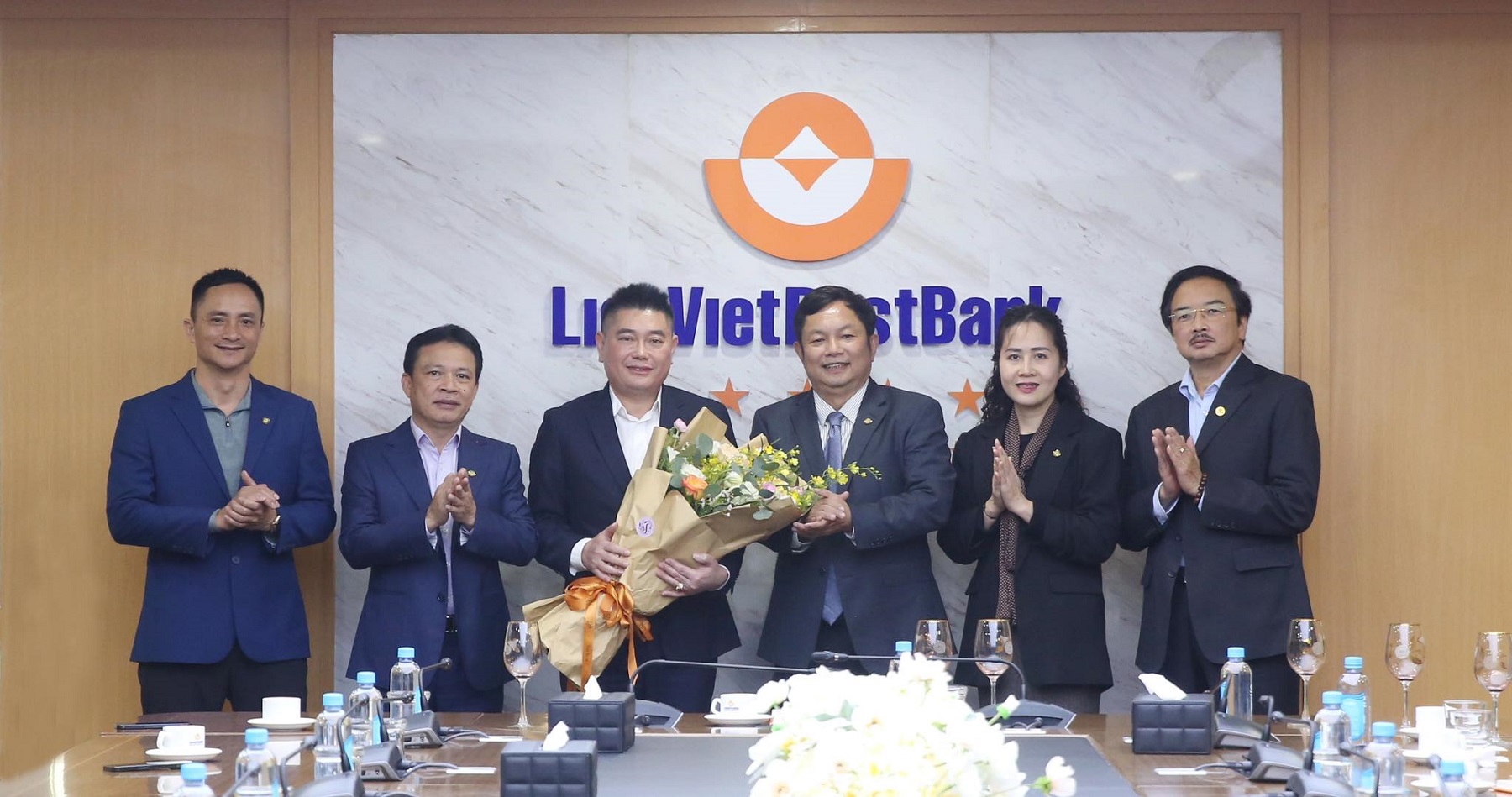 bau thuy ngoi ghe lienvietpostbank dspl bau thuy ngoi ghe lienvietpostbank dspl