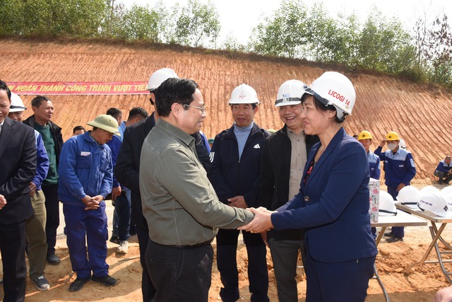 thu tuong kiem tra don doc du an cao toc tuyen quang phu tho chuc tet cong nhan va nguoi dan khu tai dinh cu dspl 10 thu tuong kiem tra don doc du an cao toc tuyen quang phu tho chuc tet cong nhan va nguoi dan khu tai dinh cu dspl 10