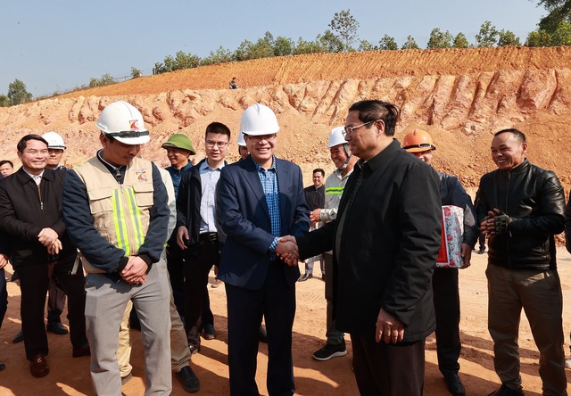 thu tuong kiem tra don doc du an cao toc tuyen quang phu tho chuc tet cong nhan va nguoi dan khu tai dinh cu dspl 2 thu tuong kiem tra don doc du an cao toc tuyen quang phu tho chuc tet cong nhan va nguoi dan khu tai dinh cu dspl 2