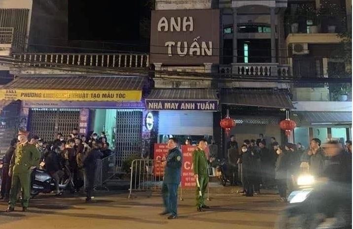 ha noi hai vo chong tu vong trong dem tren nguoi co nhieu vet dam dspl