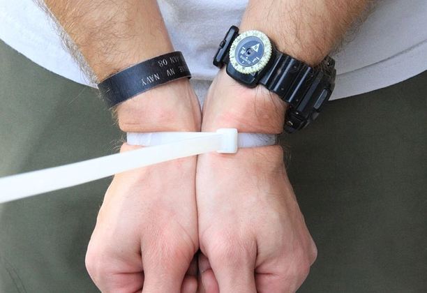 bi lua mua do cua than tuong fangirl dung bang dinh troi chan tay chu nha de doi no dspl