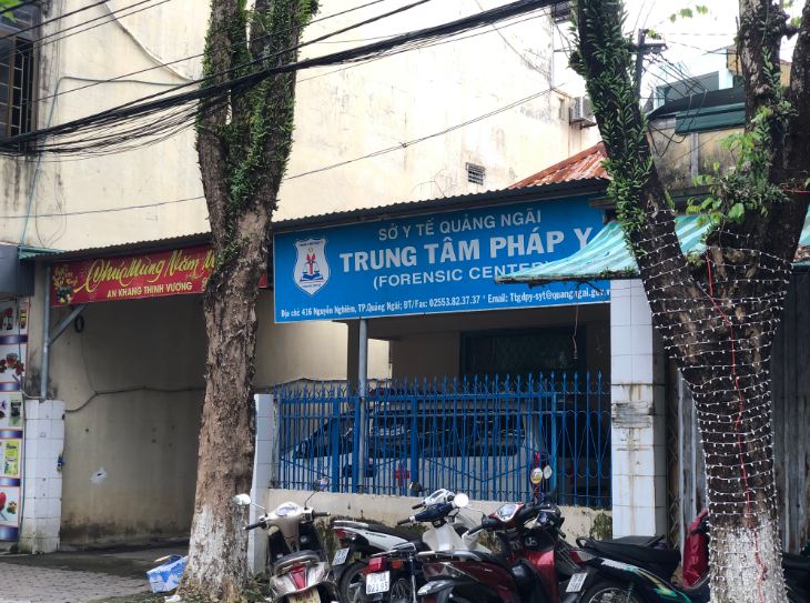 bat giam giam doc trung tam phap y quang ngai dspl