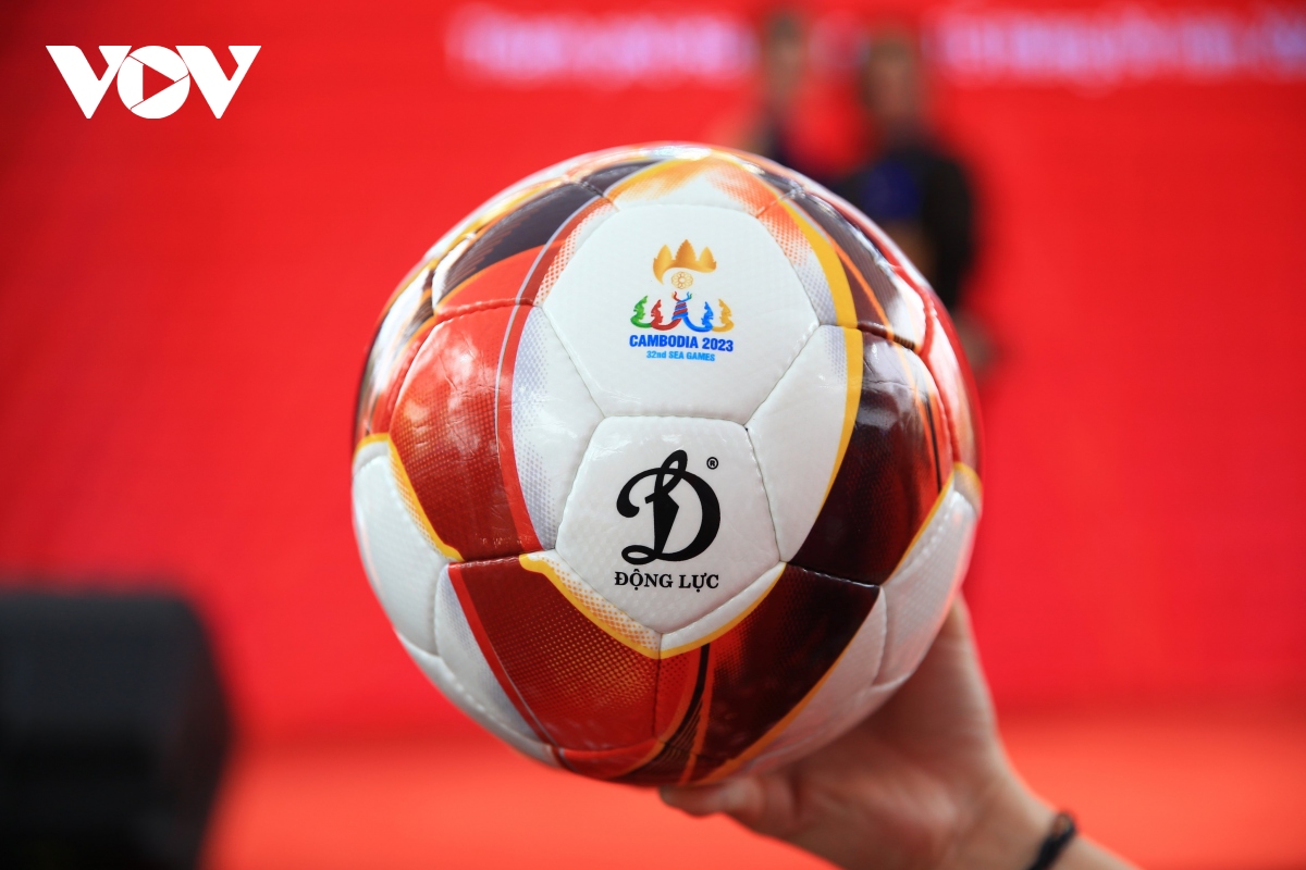 ra mat trang phuc doan the thao viet nam mac tai sea games 321 ra mat trang phuc doan the thao viet nam mac tai sea games 321