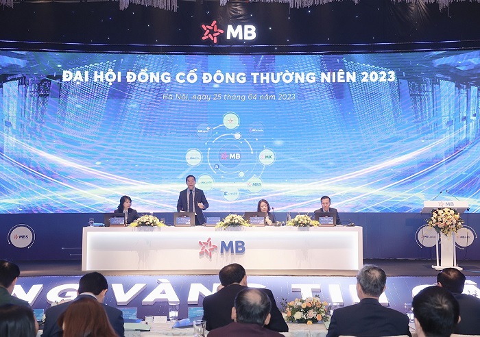 dhdcd mbbank nong chuyen no xau trai phieu va cho vay bat dong san dhdcd mbbank nong chuyen no xau trai phieu va cho vay bat dong san