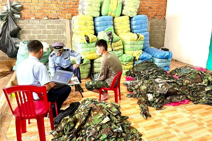 dak lak thu giu ca nghin bo quan ao ran ri khong hoa don chung tu dak lak thu giu ca nghin bo quan ao ran ri khong hoa don chung tu