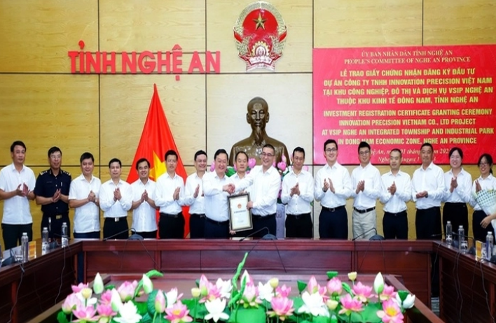 nghe an hoa toc cap giay chung nhan dang ky dau tu cho nha may hop kim nhom 165 trieu usd