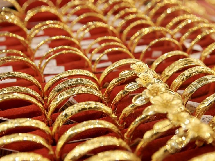 Thị trường - Giá vàng hôm nay mới nhất 17/8: Giá vàng trong nước dứt mạch tăng