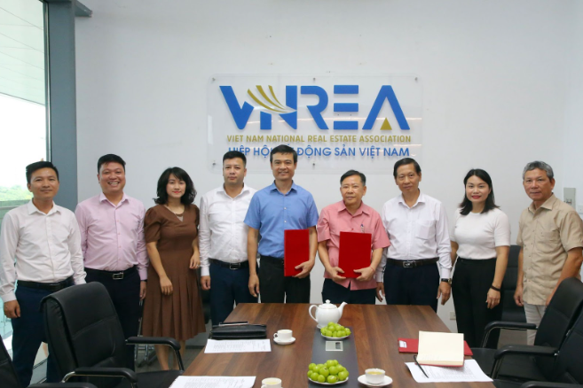 vnrea ky ket hop tac dao tao boi duong va phat trien nhan luc cho thi truong bat dong san2 vnrea ky ket hop tac dao tao boi duong va phat trien nhan luc cho thi truong bat dong san2