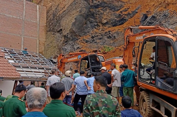 bac giang sat lo dat giua trua 1 nguoi tu vong 1