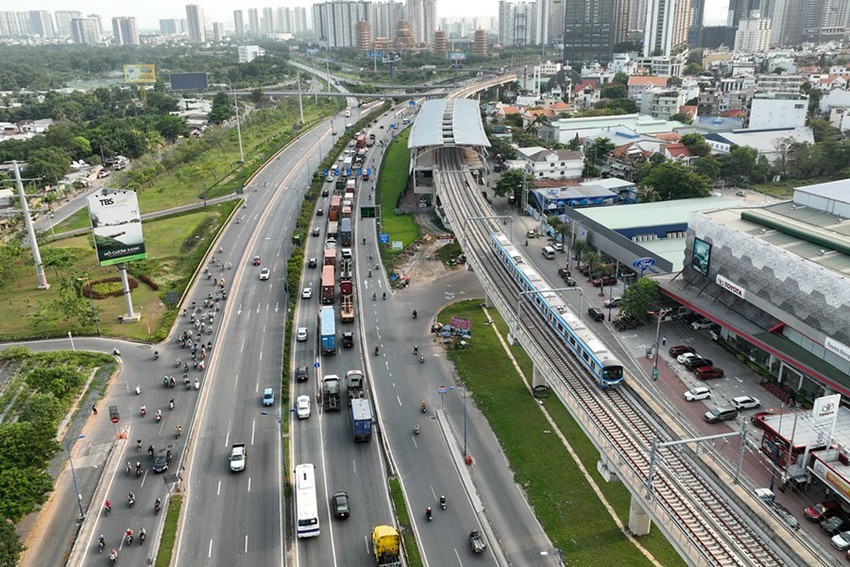 sang nay 29 8 chay thu toan tuyen metro so 1 tp hcm2 sang nay 29 8 chay thu toan tuyen metro so 1 tp hcm2