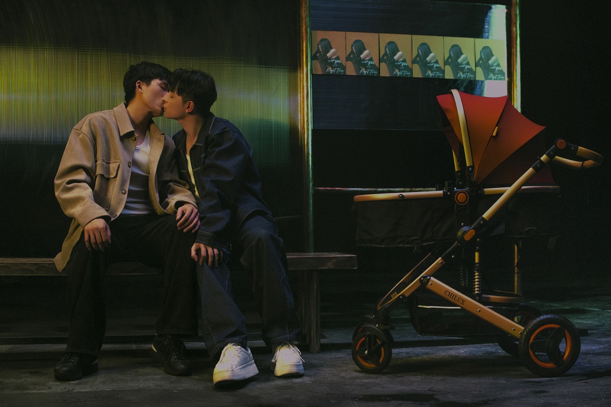 kelbin lei lan dau tien tham gia dong mv va nu hon cung ban dien dong gioi gay to mo 1 kelbin lei lan dau tien tham gia dong mv va nu hon cung ban dien dong gioi gay to mo 1