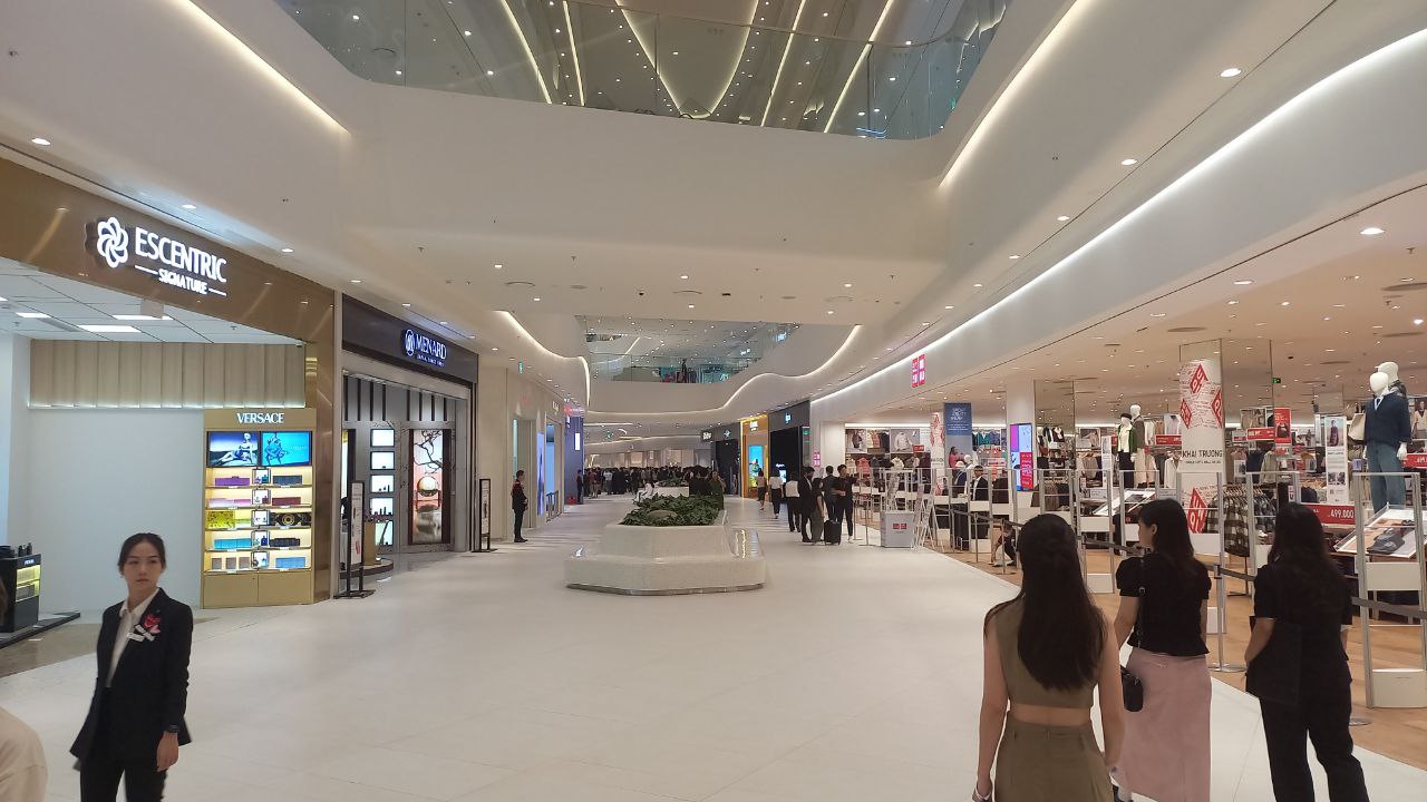 co gi ben trong lotte mall khung nhat viet nam vua moi khai truong 4 co gi ben trong lotte mall khung nhat viet nam vua moi khai truong 4