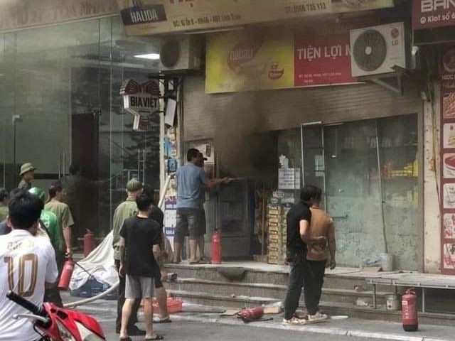 ha noi chay cua hang tien loi o chung cu cu dan ho hao nhau dap lua 1 ha noi chay cua hang tien loi o chung cu cu dan ho hao nhau dap lua 1
