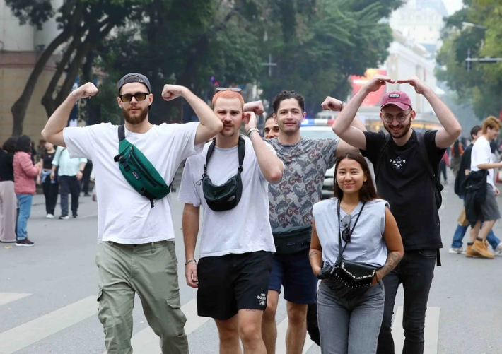 nguoi ha noi do ve cong vien yen so cam trai trong ngay dau ky nghi le tet duong lich 2024 11 nguoi ha noi do ve cong vien yen so cam trai trong ngay dau ky nghi le tet duong lich 2024 11
