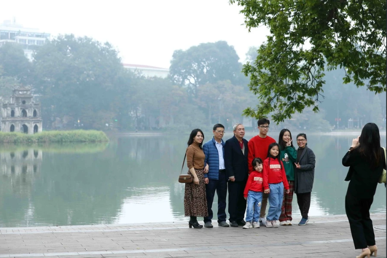 nguoi ha noi do ve cong vien yen so cam trai trong ngay dau ky nghi le tet duong lich 2024 9 nguoi ha noi do ve cong vien yen so cam trai trong ngay dau ky nghi le tet duong lich 2024 9