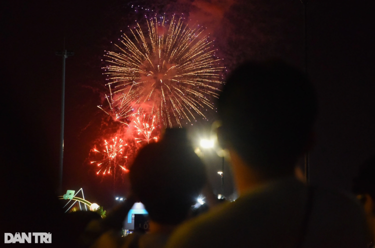 man nhan voi man phao hoa ruc ro tren bau troi tphcm chao don nam moi 2024 5 man nhan voi man phao hoa ruc ro tren bau troi tphcm chao don nam moi 2024 5