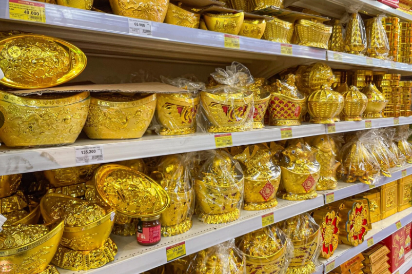 hang tet doi dao chat nhu nui tren ke o sieu thi ha noi 8 hang tet doi dao chat nhu nui tren ke o sieu thi ha noi 8