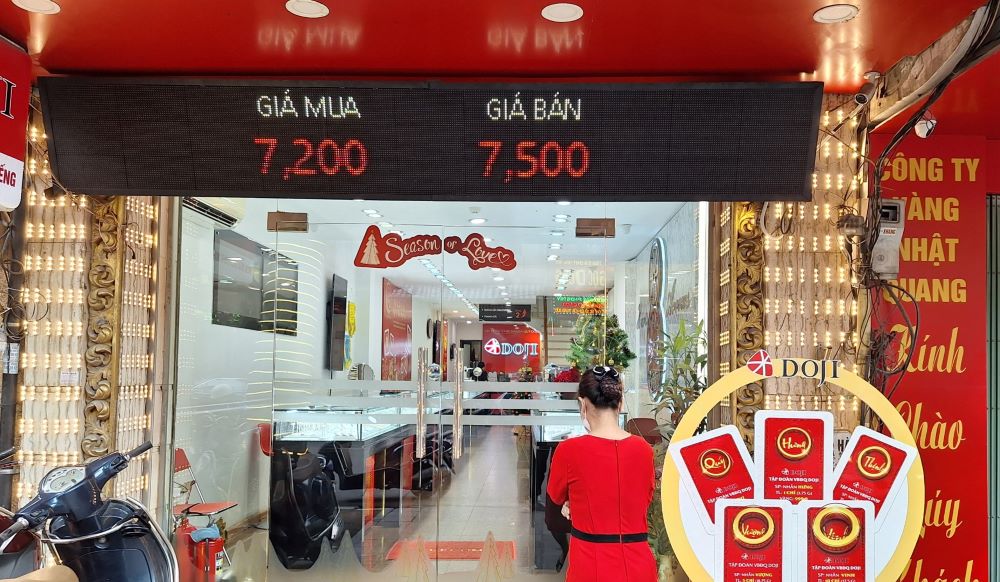 rui ro tu chenh lech gia vang cao cua hang vang vang nguoi mua 4 rui ro tu chenh lech gia vang cao cua hang vang vang nguoi mua 4