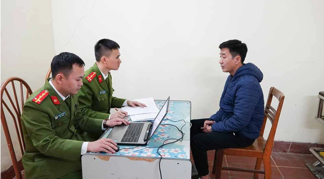 son la khoi to giang vien dai hoc no co quen biet voi csgt lua tien nhieu tai xe 1 son la khoi to giang vien dai hoc no co quen biet voi csgt lua tien nhieu tai xe 1
