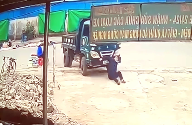thanh hoa dieu tra vu tai xe xe tai tong nam thanh nien dang ngoi ben duong 3
