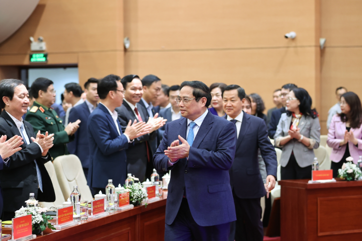 thong doc nhnn lai suat nam 2024 se giam them 3
