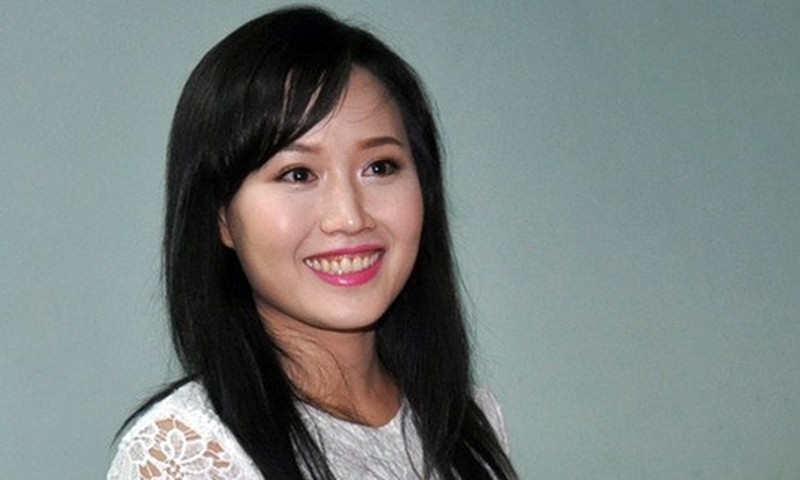 gai ruou nha vua tom minh phu giau co va bi an nhan gan 400 ty dong co phieu cua cong ty bo me 5 gai ruou nha vua tom minh phu giau co va bi an nhan gan 400 ty dong co phieu cua cong ty bo me 5