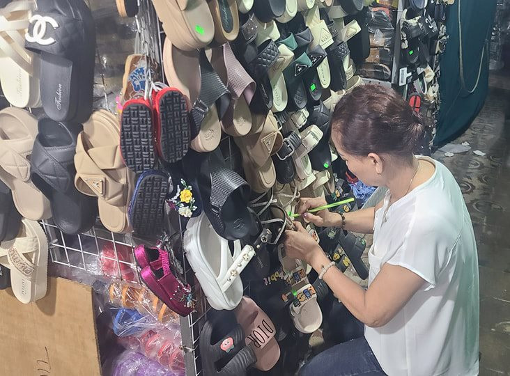 treo thuong 500 000 dong cho nguoi phat hien tieu thuong chat chem o cho dong ba 1