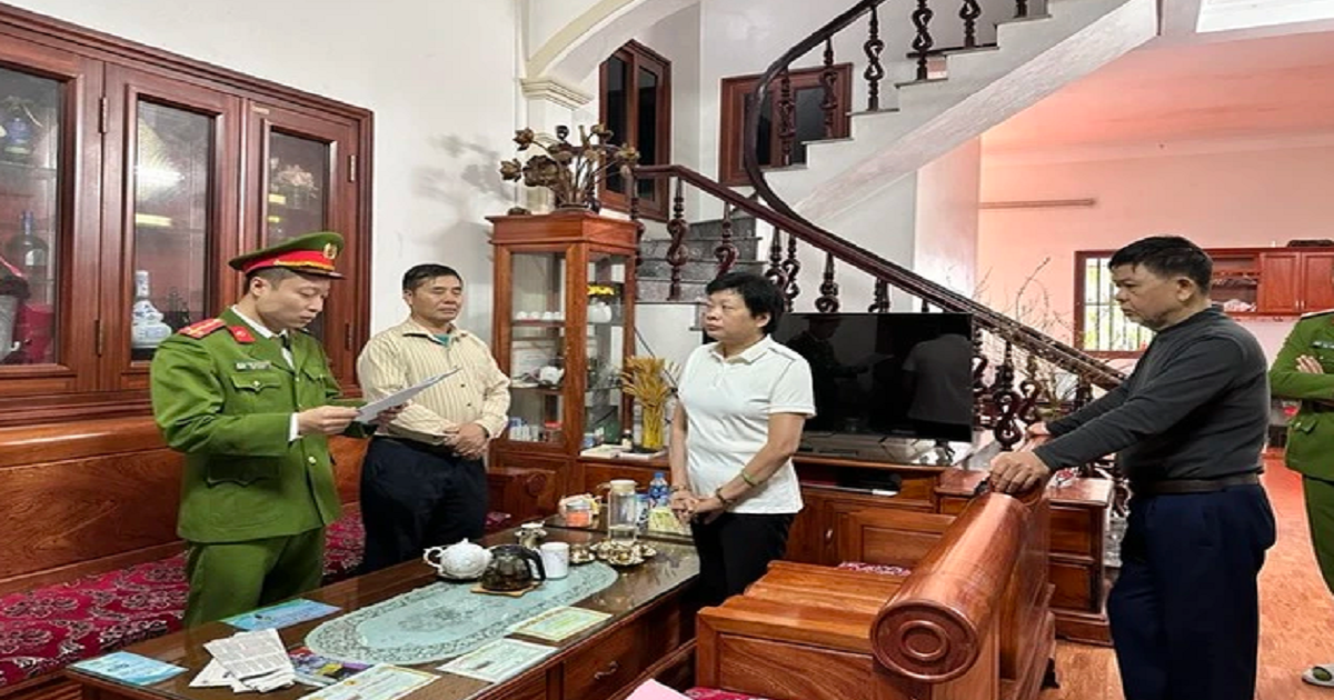ha noi bat tam giam mot hieu truong truong mam non 2 ha noi bat tam giam mot hieu truong truong mam non 2