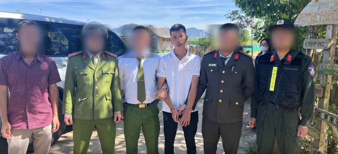 2 doi tuong cuop ngan hang o quang nam bi bat o hue 2