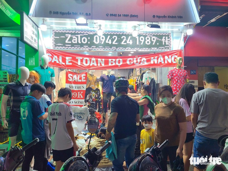 quan ao xa tran via he can tet nguoi dan chen chan mua thoi trang dai ha gia 1 quan ao xa tran via he can tet nguoi dan chen chan mua thoi trang dai ha gia 1