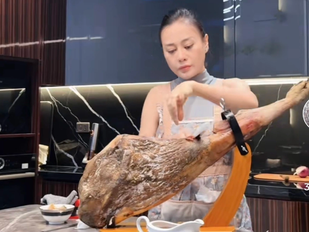 dui heo muoi espana dat den muc nao ma duoc menh danh la mon an chi danh cho gioi nha giau 2 dui heo muoi espana dat den muc nao ma duoc menh danh la mon an chi danh cho gioi nha giau 2