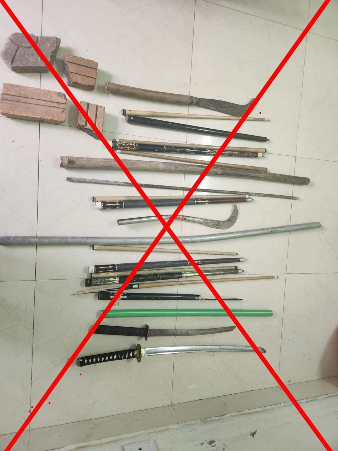 phu tho bat giu 13 doi tuong hon chien tu quan karaoke den quan bi a dap hong xe oto 1