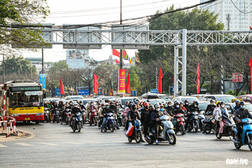 nguoi dan linh kinh do dac un un tro lai ha noi du chua het ky nghi tet 6 nguoi dan linh kinh do dac un un tro lai ha noi du chua het ky nghi tet 6