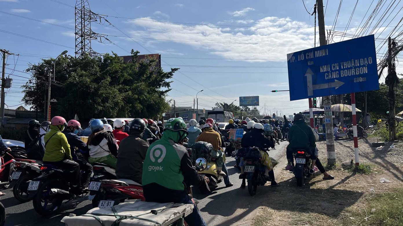 nguoi dan mien tay tro lai tp hcm sau ky nghi tet 12 nguoi dan mien tay tro lai tp hcm sau ky nghi tet 12