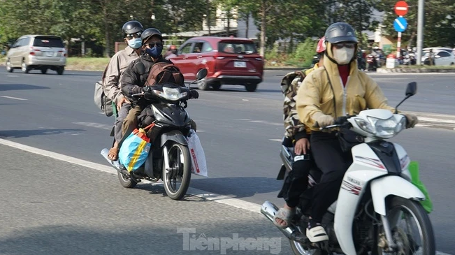 nguoi dan mien tay tro lai tp hcm sau ky nghi tet 6 nguoi dan mien tay tro lai tp hcm sau ky nghi tet 6