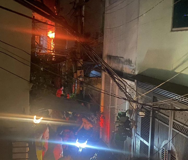 hien truong vu chay nha luc rang sang khien 4 nguoi tu vong o tp hcm 2